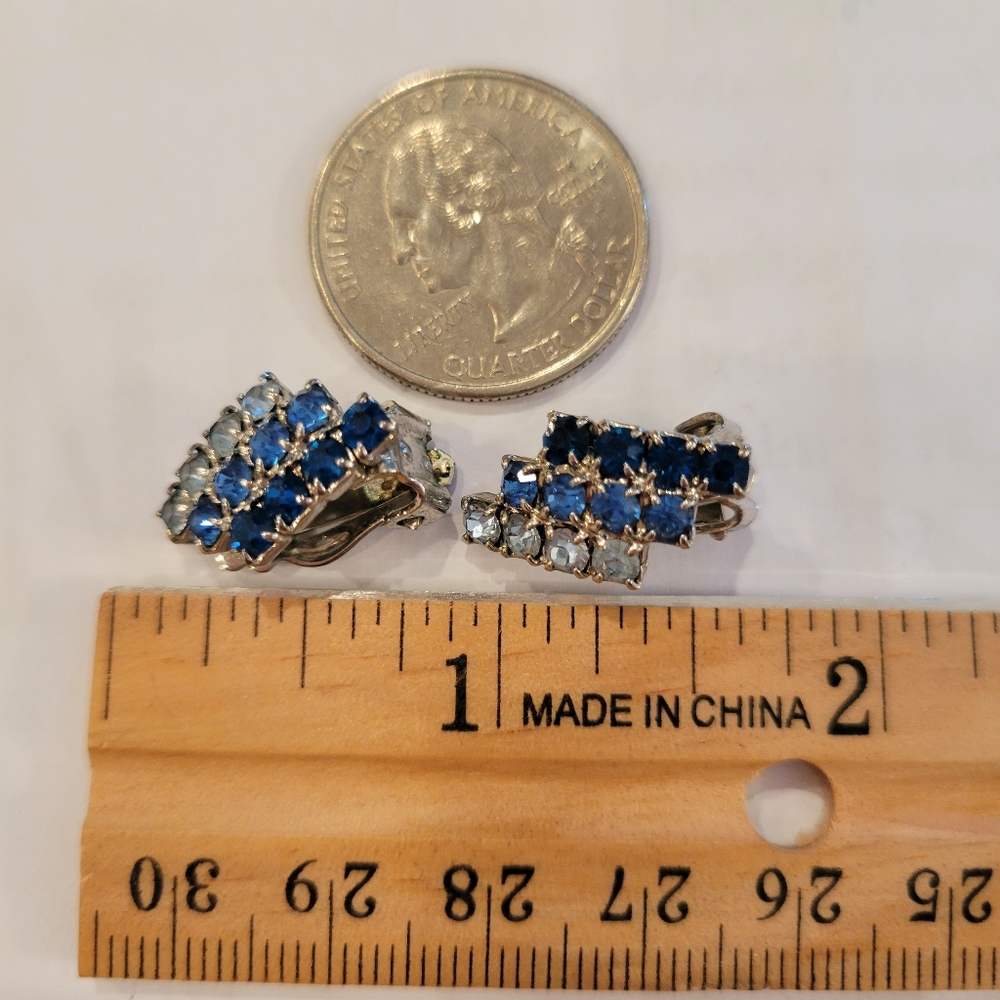 Vintage Blue Rhinestone Clip-On Earrings ~ MCM-1960's ~ Pretty & Sparkly! - Picture 10 of 12